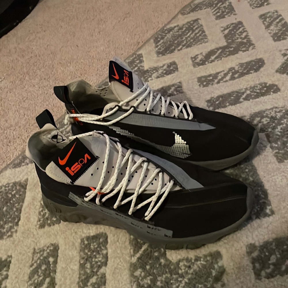 Nike Ispa